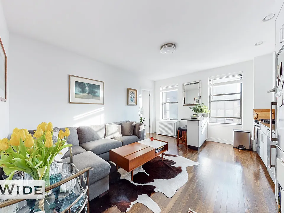 71 W 12th St #4A