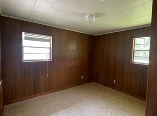 211 Godwin Ln, Glennville, GA 30427