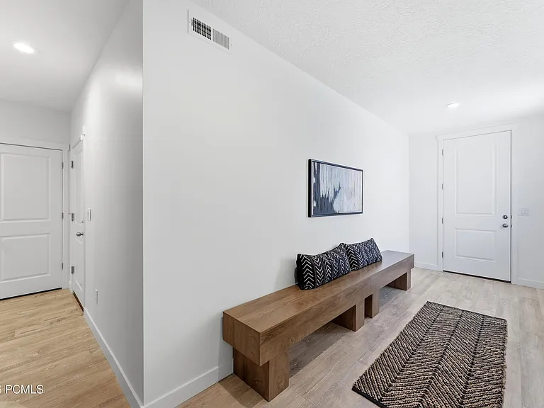 6097 N Brookline Rd — Photo 21