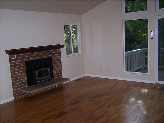 5th image of 22403 37th Ave W