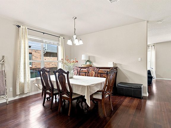 4th image of 2616 Grand Mission Way