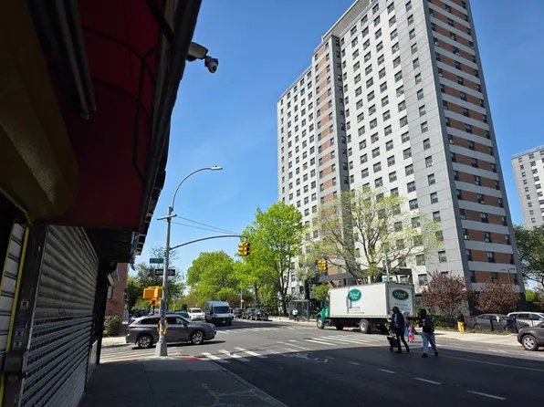 1814 Crotona Avenue image 6 of 9