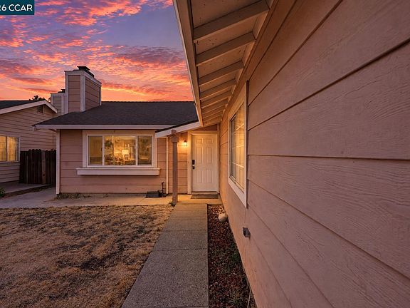 3rd image of 2036 Seward Dr
