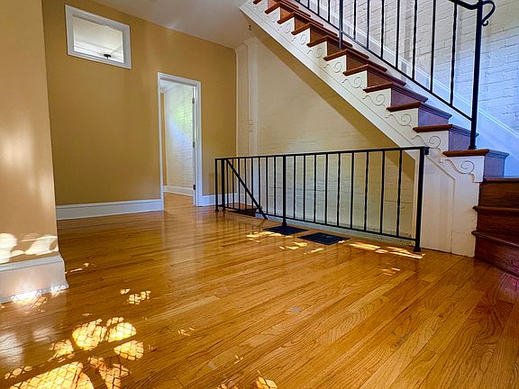 4th image of 828 25th St NW