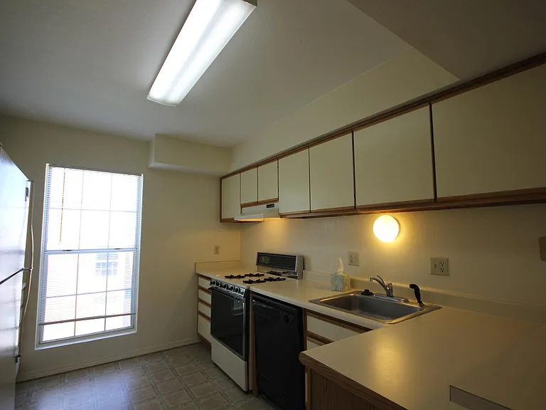 3120 E Van Teylingen Dr #C — Photo 8