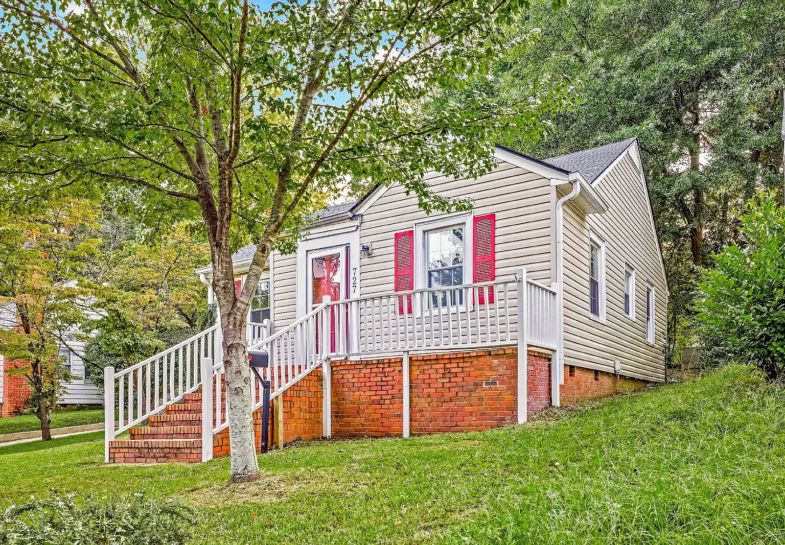 2 bed, 1.0 bath, $1,125 — Photo 2