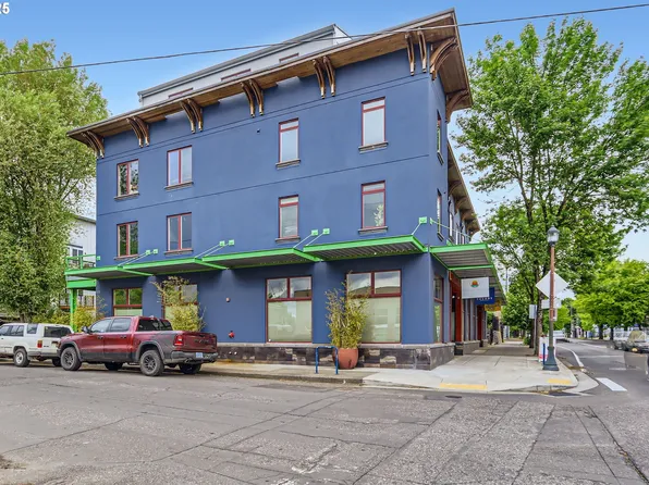 325 NE Graham St APT 10, Portland, OR 97212