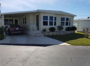 2072 N Mobile Estates Dr, Sarasota, FL 34231