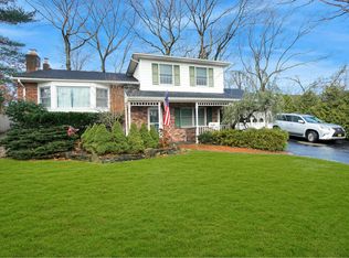 24 Wood Dr, Oyster Bay, NY 11771