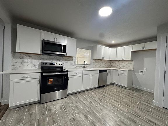 4th image of 309 Hillcrest St #309