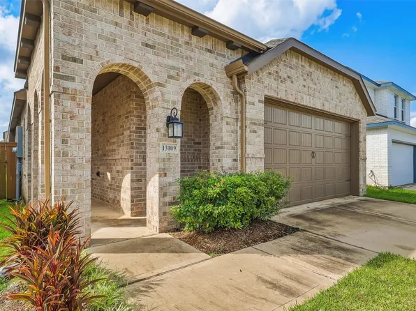 13109 Blue Flora Dr, La Marque, TX 77568