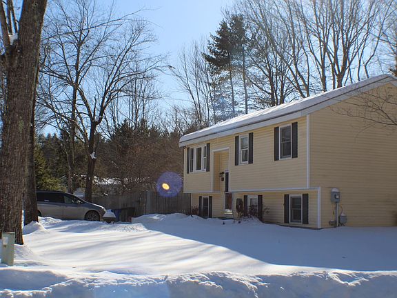 3rd image of 37 Woodbine Avenue