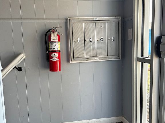 4th image of 1505 W Sheridan Ave #5