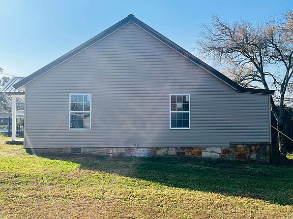 3rd image of 860 25th St