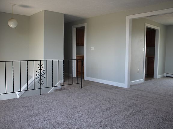 4th image of 11 Skyview Ln