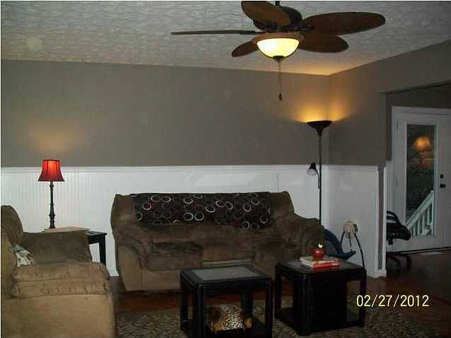 2nd image of 7815 Henson Gap Rd