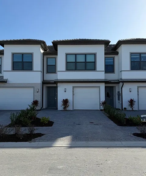 27877 Radiant Ct — Photo 1