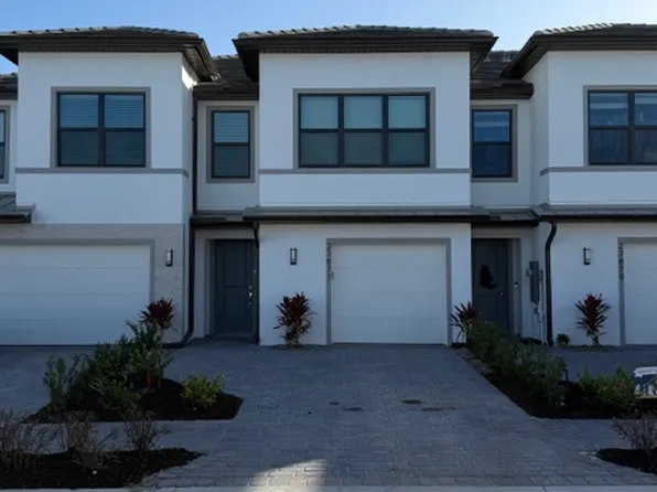 27877 Radiant Ct, Bonita Springs, FL