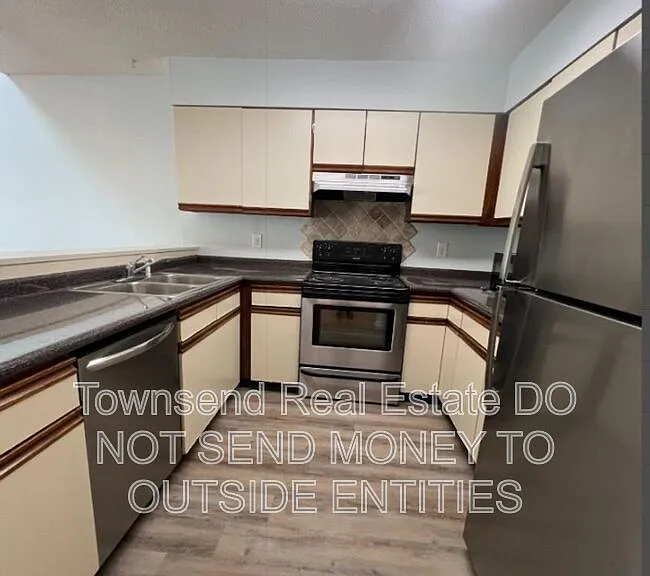501 Cypress Trace Dr — Photo 6