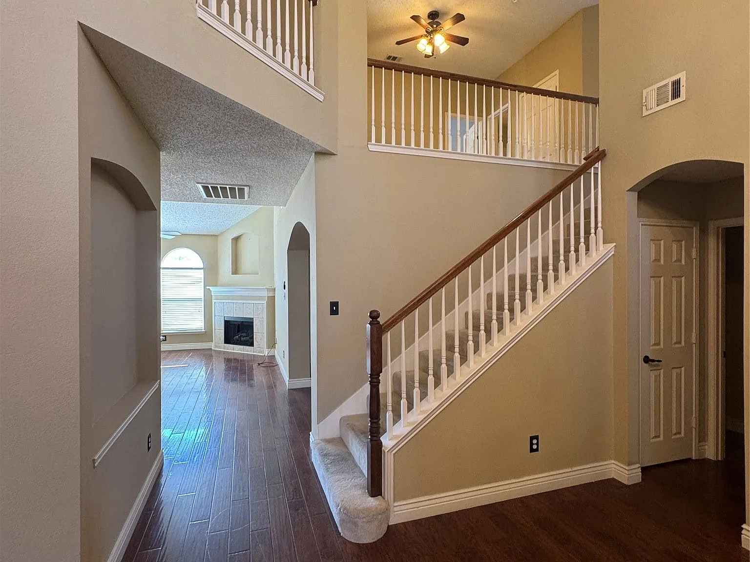 4 bed, 2.5 bath, 2557 sqft, $2,800 — Photo 4