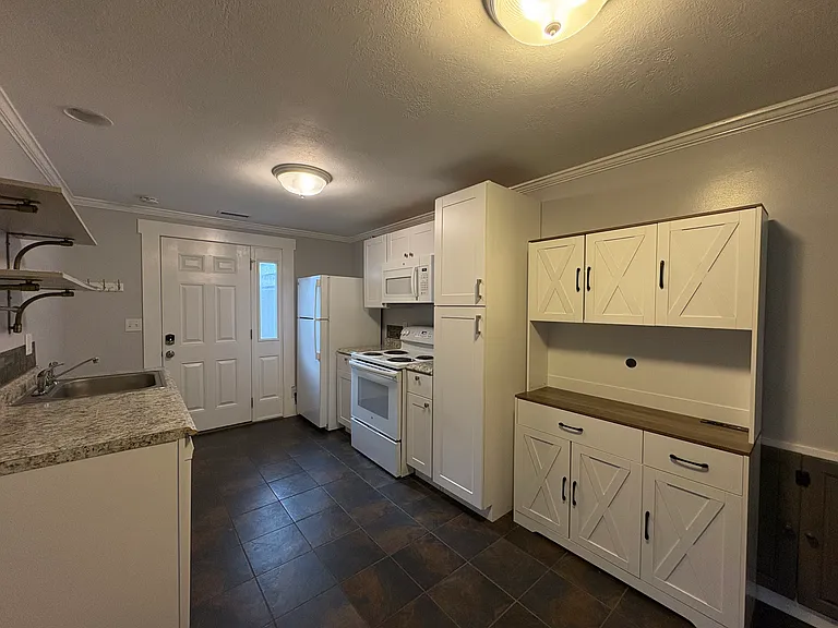 9731 S 3065 W — Photo 2