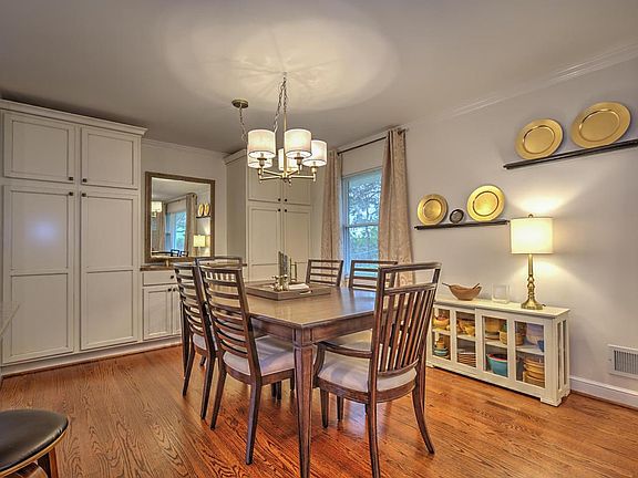 4th image of 4635 Woodley Dr
