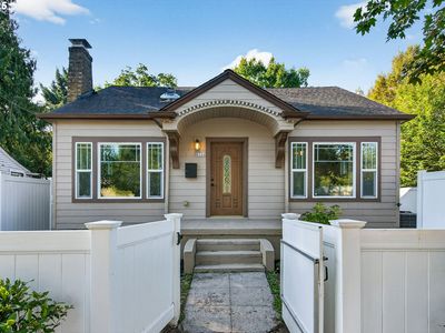 8504 NE Glisan St, Portland, OR, 97220
