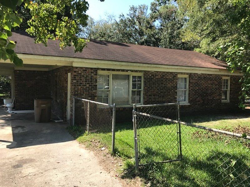 2nd image of 707 Caton Ave