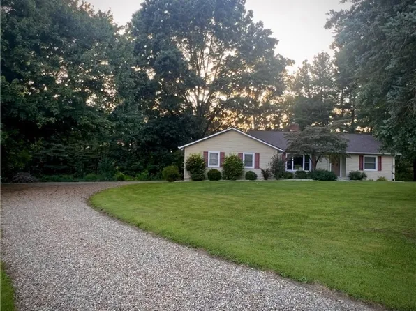 11017 Asbury Rd, Hiram, OH 44234