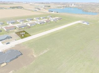 940 10th St SW, Dyersville, IA 52040