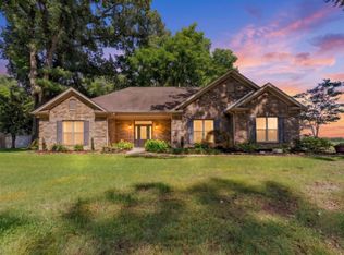 6270 W Amherst Rd, Millington, TN 38053