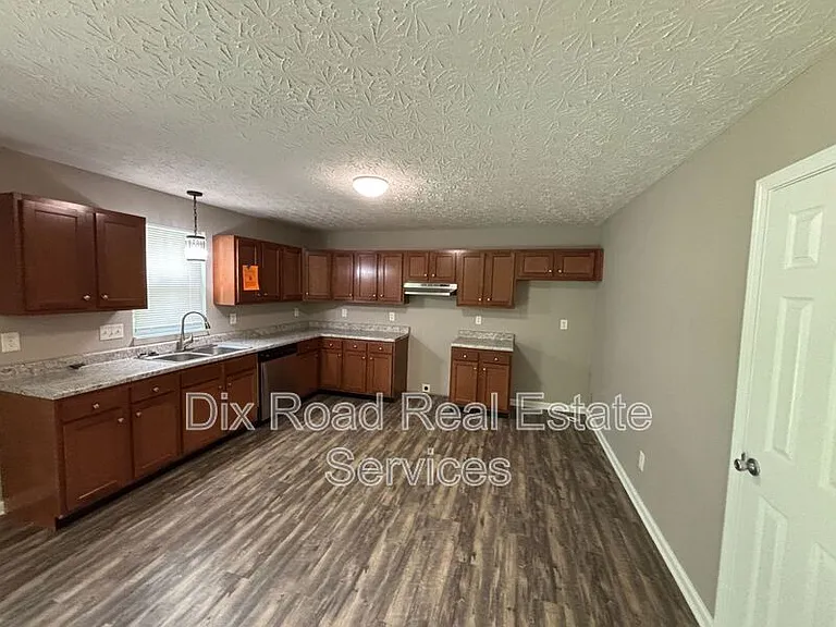 794 Carriage Hill Ln — Photo 10
