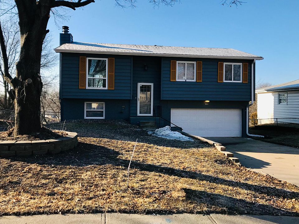 Roof installed October 2019 and gutters installed February 2020. New siding scheduled to be installed July 2022.