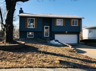 9211 Grand Ave, Omaha, NE 68134