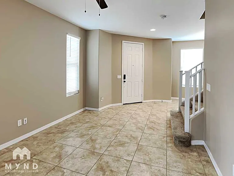 17694 W Mandalay Ln — Photo 10