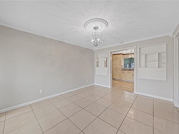 4th image of 4105 Brookcrest Cir