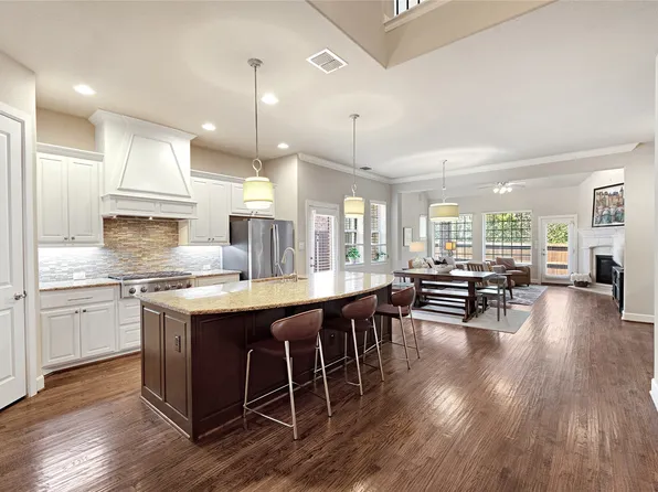 428 King Galloway Dr, The Colony, TX 75056