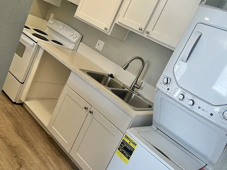 6425 Casada Way #25 — Photo 7