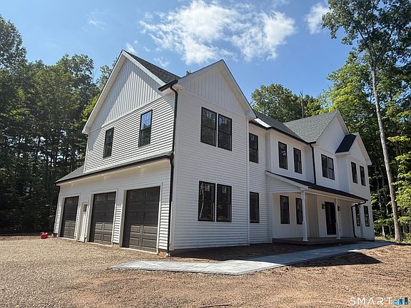 2nd image of 450 Bluff View Drive