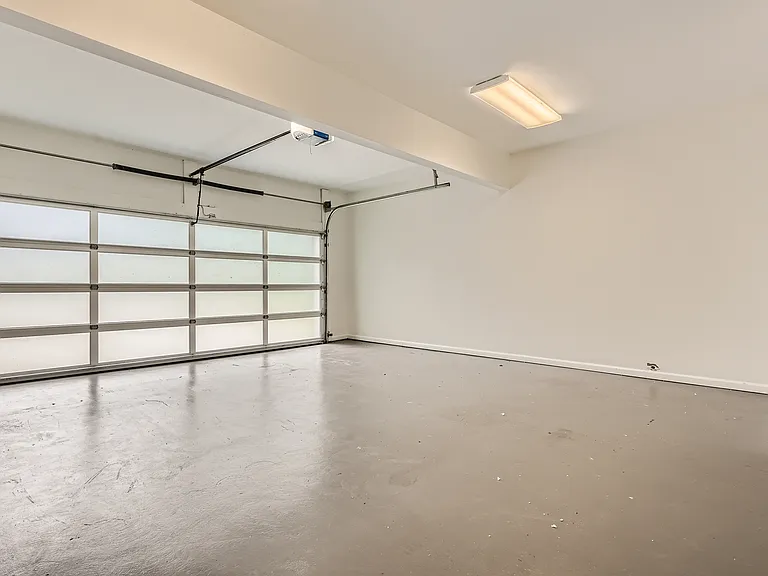 3362 Mathieson Dr NE — Photo 34