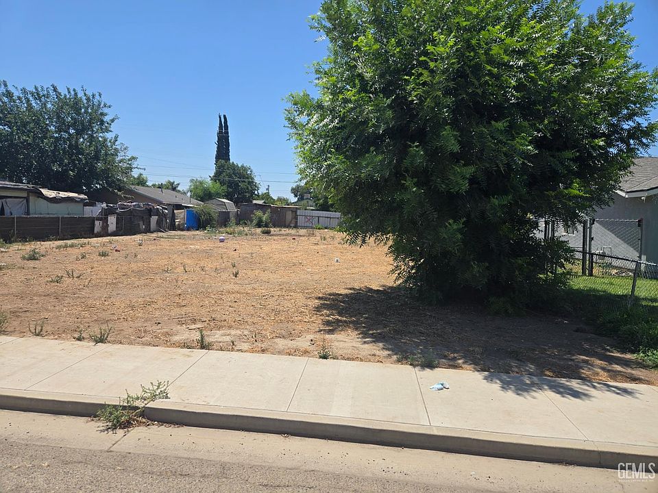 2nd image of 653 S Shasta Ave