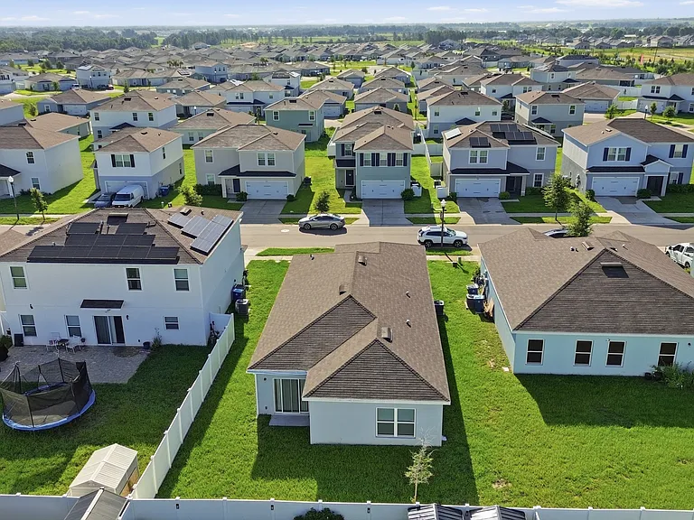 1530 Finnigan Cir — Photo 25