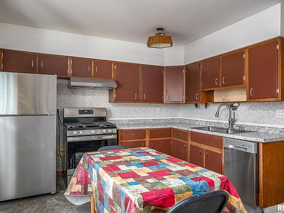 4th image of 5009 44th Avenue Ct