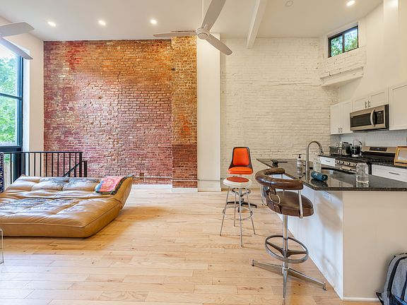 3rd image of 185 Chauncey St #1R