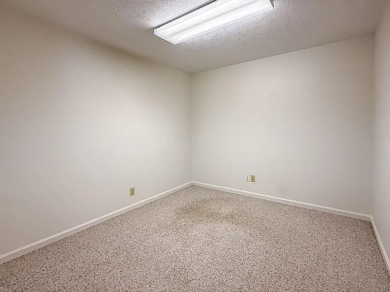 26605 E River Rd #A — Photo 11