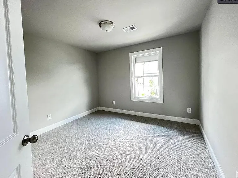 Bedroom 2 with good ventilation