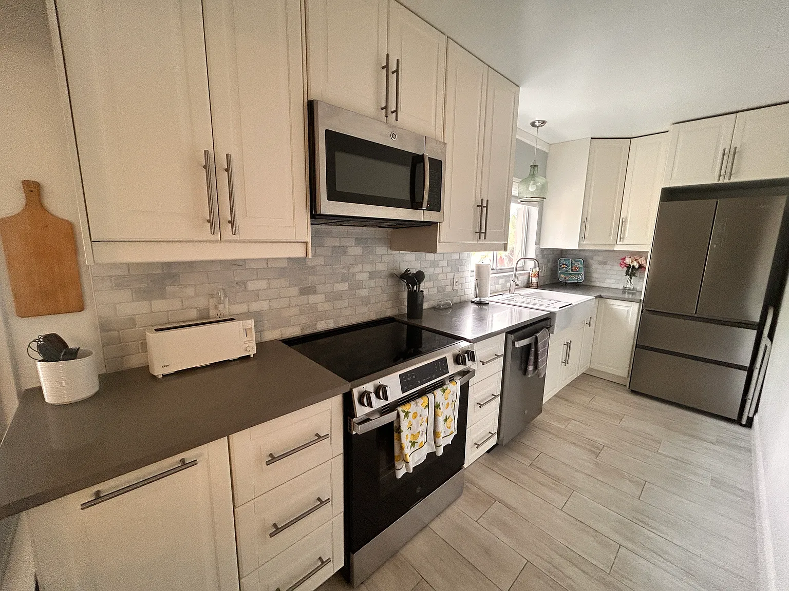 2 bed, 1000 sqft, $2,100 — Photo 2