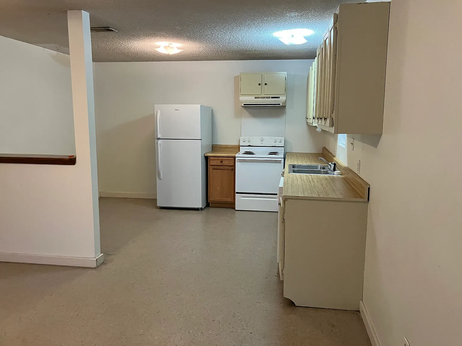 2 bed, 900 sqft, $900 — Photo 3