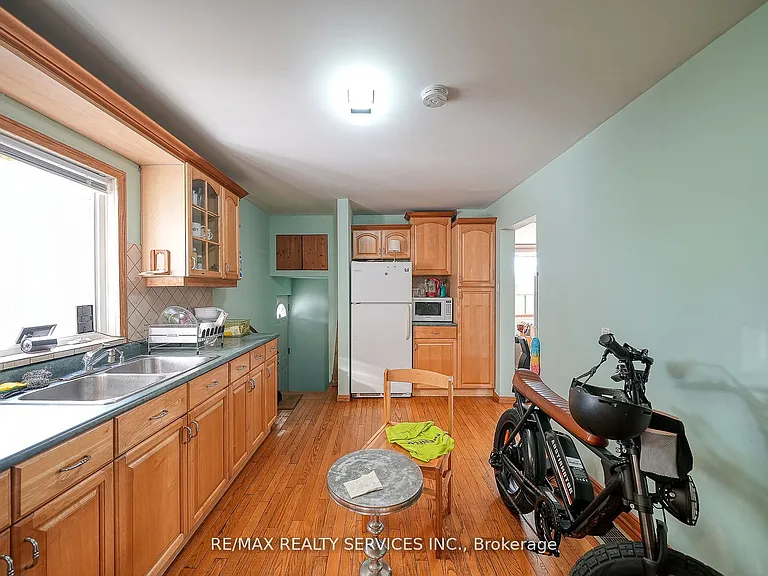 24 Norlan Ave — Photo 21