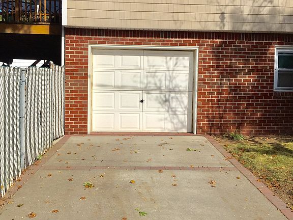 4th image of 1218 Bruce St